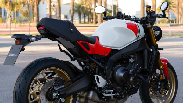 Design historique de la Yamaha Custom XSR900 2025 Yamaha Custom XSR900 2025 design historique