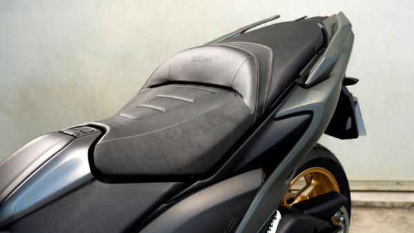 Yamaha TMAX tech max 2021 poignées chauffantes