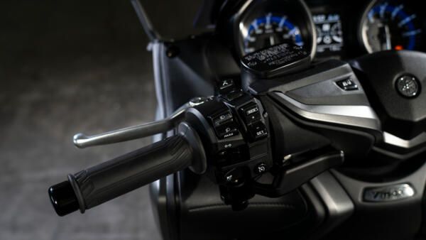 Yamaha TMAX tech max 2021 régulateur de vitesse