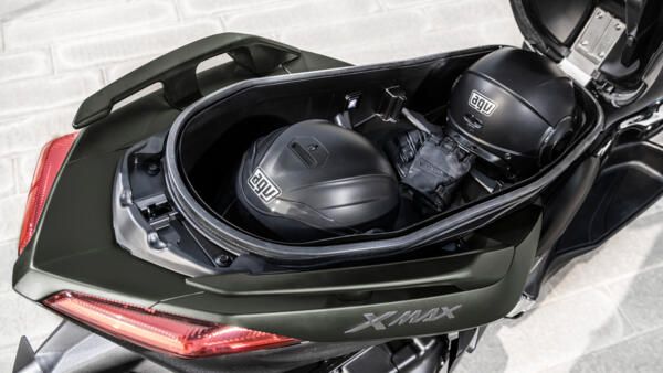 Yamaha XMAX 300 tech max 2021coffre