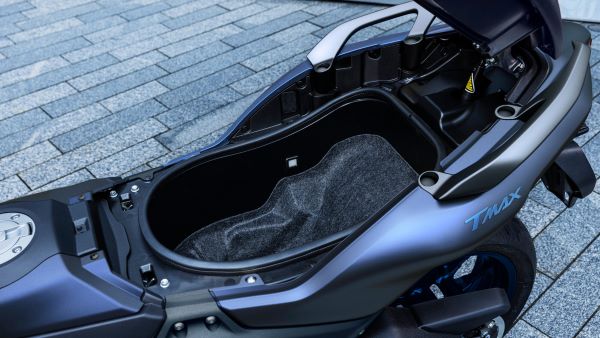 Yamaha Scooter TMAX 2023 Coffre sous selle