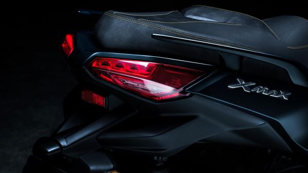 Éclairage à LED du scooter XMAX 300 Tech MAX 2023 Yamaha Yamaha Scooter XMAX 300 tech max 2023 Eclairage LED