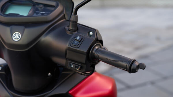 Scooter Yamaha RayZR 2024 Start et stop