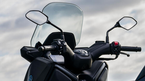 Bulle et guidon réglables du scooter XMAX 125 2024 yamaha scooter 125 XMAX 2024 Bulle guidon reglables