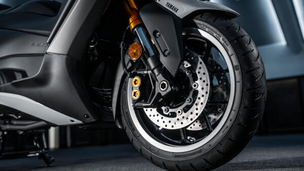 Jantes usinées du scooter Yamaha TMAX Tech Max 2025 Yamaha TMAX tech max 2025 jantes usinées