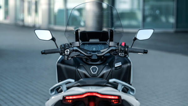 Pare-brise réglable éléctriquement du scooter Yamaha TMAX Tech Max 2025 Yamaha TMAX tech max 2025 bulle