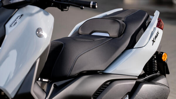 Yamaha Scooter XMAX 300 tech max+ 2025 Selle simili cuir